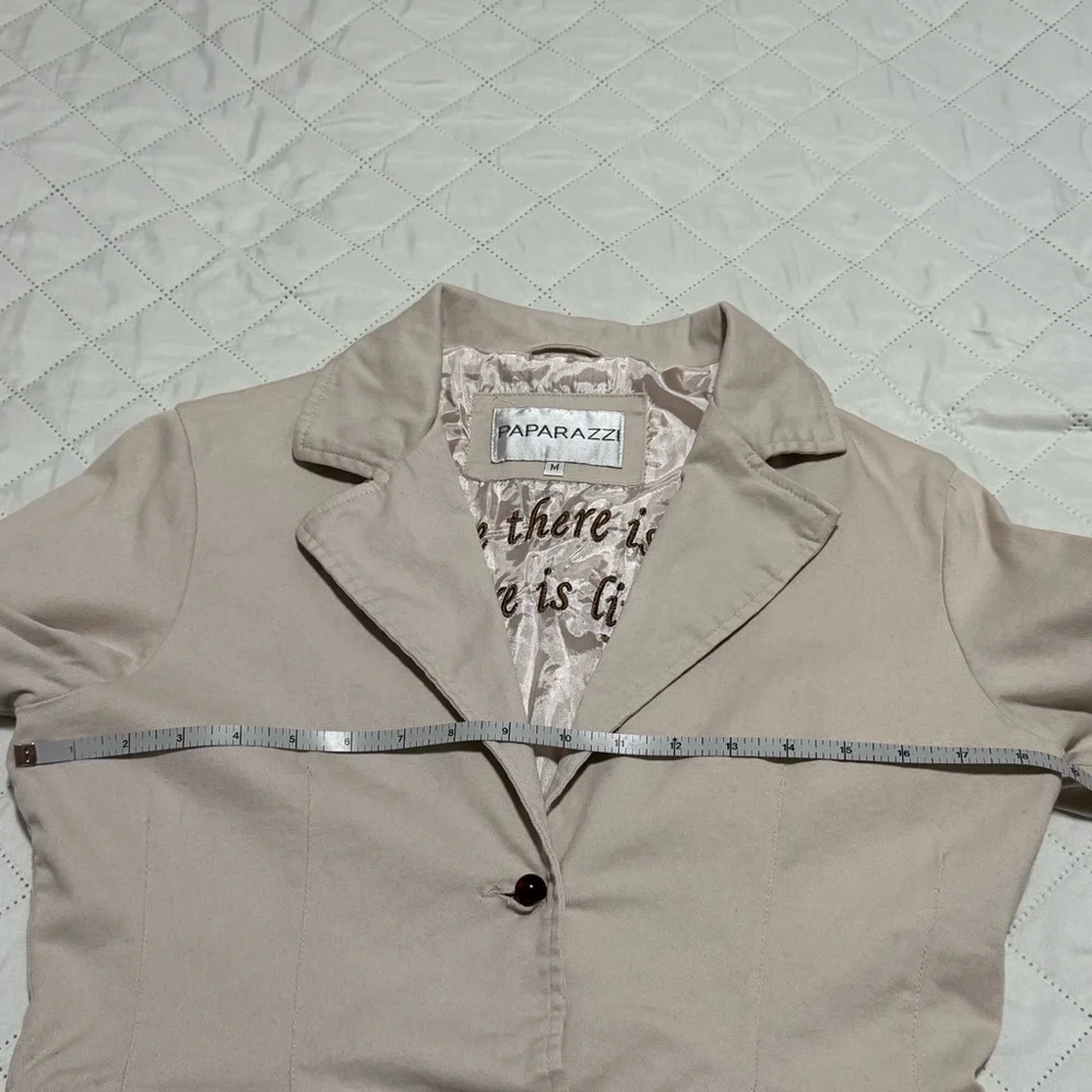 paparazzi •	brand 	•	beige